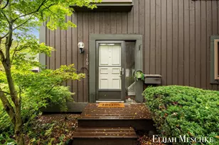 160 Carberry Hill Ct, Kalamazoo, MI 49006 - Photo 5