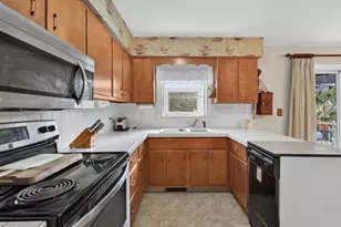 611 Charleston Rd, Lansing, MI 48917 - Photo 13
