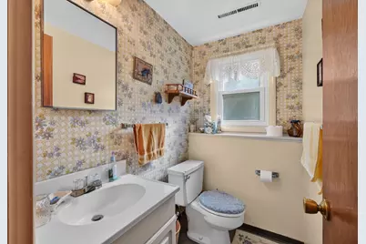 611 Charleston Road, Lansing, MI 48917 - Photo 31