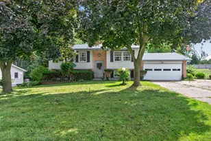 611 Charleston Rd, Lansing, MI 48917 - Photo 3