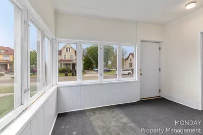 531 W Webster Avenue, Muskegon, MI 49440 - Photo 11