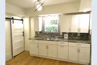 1097 Pearl Street, Benton Harbor, MI 49022 - Photo 5