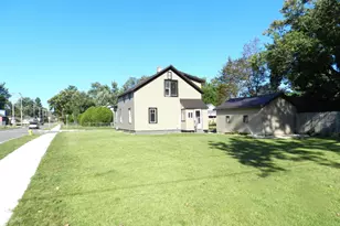 1097 Pearl St, Benton Harbor, MI 49022 - Photo 33