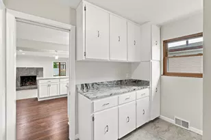 1810 Briarwood Dr, Madison Heights, MI 48071 - Photo 25