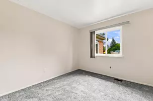 29253 Perth St, Livonia, MI 48154 - Photo 15