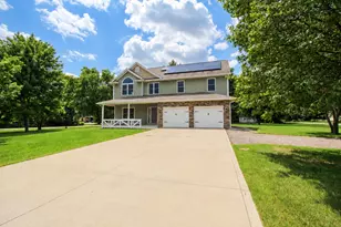 56056 Truman Dr, Three Rivers, MI 49093 - Photo 3