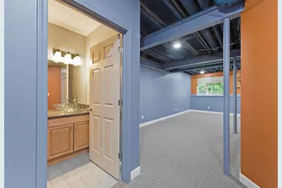 7403 Pine Creek Trail, Waterford, MI 48327 - Photo 21