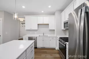 2242 Watertown Way NE, Grand Rapids, MI 49505 - Photo 5