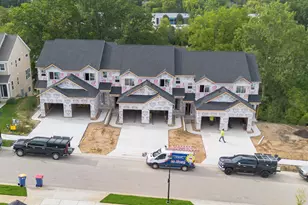 2242 Watertown Way NE, Grand Rapids, MI 49505 - Photo 3