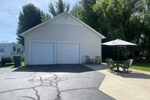 12103 N Territorial Rd, Dexter, MI 48130 - Photo 3