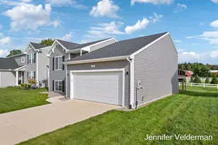 331 N Tannenbaum Trl, Cedar Springs, MI 49319 - Photo 3
