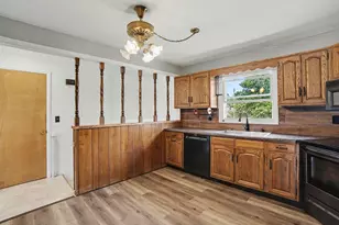 1825 Oak Park Dr, Muskegon, MI 49442 - Photo 5