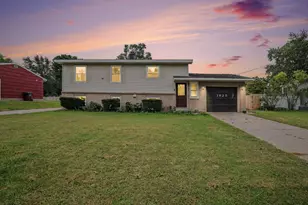 1825 Oak Park Dr, Muskegon, MI 49442 - Photo 1