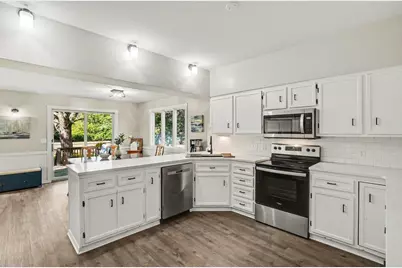 461 W Lakewood Boulevard, Holland, MI 49424 - Photo 17