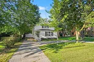 461 W Lakewood Blvd, Holland, MI 49424 - Photo 1