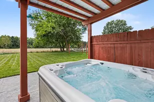 1192 Forest Brook Dr, Saint Joseph, MI 49085 - Photo 7