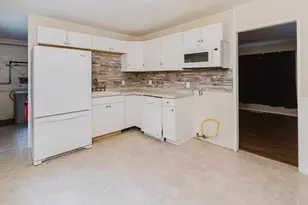 4250 Pembrook St, Kalamazoo, MI 49008 - Photo 7