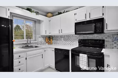 3400 Devonwood Hills NE #E, Grand Rapids, MI 49525 - Photo 13
