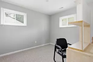 289 S Williams Lake Rd, Waterford, MI 48327 - Photo 17