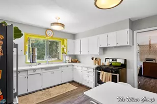 1910 Knapp St NE, Grand Rapids, MI 49505 - Photo 11