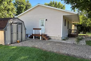 1009 S Ohio Ct, Sturgis, MI 49091 - Photo 3
