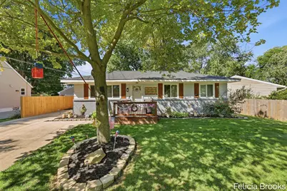 457 Parkside Avenue NW, Grand Rapids, MI 49534 - Photo 1