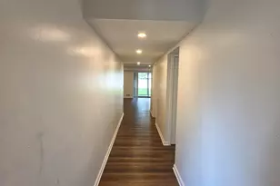 18233 University Park Dr, Livonia, MI 48152 - Photo 3