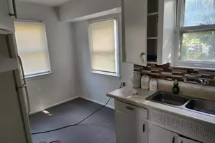 19212 Kingsville St, Harper Woods, MI 48225 - Photo 5