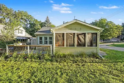 617 Wright Street NE, Grand Rapids, MI 49505 - Photo 1