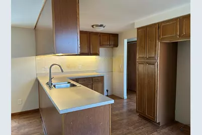 38040 Castle Drive, Romulus, MI 48174 - Photo 7