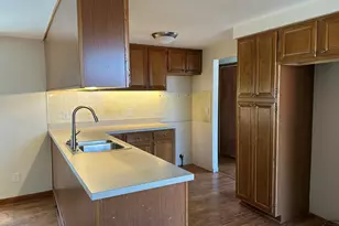 38040 Castle Dr, Romulus, MI 48174 - Photo 7