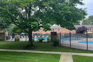 2505 Abbington Dr SE, Grand Rapids, MI 49506 - Photo 3
