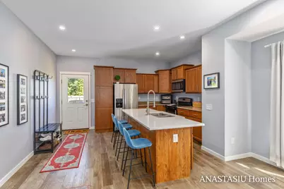 735 Bates Street SE, Grand Rapids, MI 49503 - Photo 9
