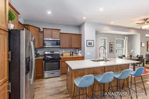 735 Bates St SE, Grand Rapids, MI 49503 - Photo 11
