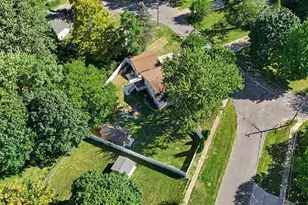 1300 Crescent St, Greenville, MI 48838 - Photo 17