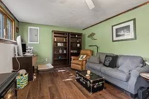1300 Crescent St, Greenville, MI 48838 - Photo 9