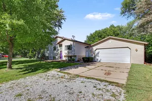 1300 Crescent St, Greenville, MI 48838 - Photo 15