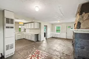 23008 Almy Rd, Howard City, MI 49329 - Photo 11