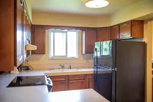 1282 Yorktown Dr, Flint, MI 48532 - Photo 13