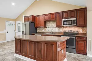 1150 Bangor Rd, Waterford, MI 48328 - Photo 11