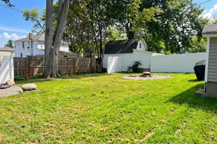 19 Frisbie St, Hillsdale, MI 49242 - Photo 25