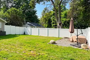 19 Frisbie St, Hillsdale, MI 49242 - Photo 23