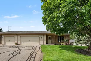 6661 Leisure Creek Dr SE, Caledonia, MI 49316 - Photo 3