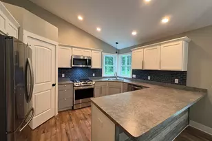 4015 Bullseye Ln, Dorr, MI 49323 - Photo 11