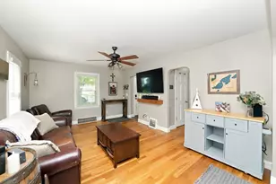 4661 Forest Ave, Waterford, MI 48328 - Photo 13