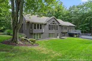 1876 Columbus St, Holland, MI 49424 - Photo 3