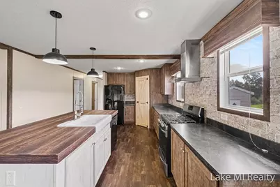 104 Gardens Boulevard NW, Grand Rapids, MI 49534 - Photo 5