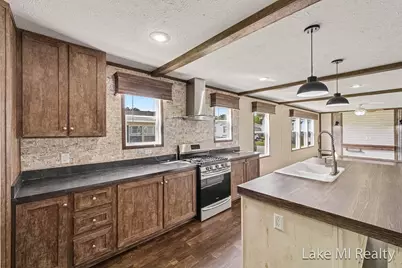 104 Gardens Boulevard NW, Grand Rapids, MI 49534 - Photo 3