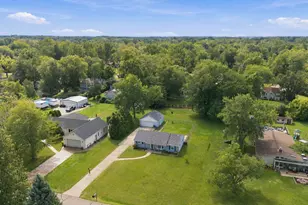 9445 Highland Dr, Grosse Ile, MI 48138 - Photo 37
