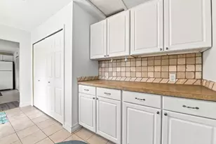 9445 Highland Dr, Grosse Ile, MI 48138 - Photo 19